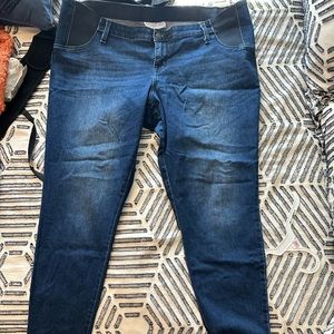 Maternity jeans with stretch inserts